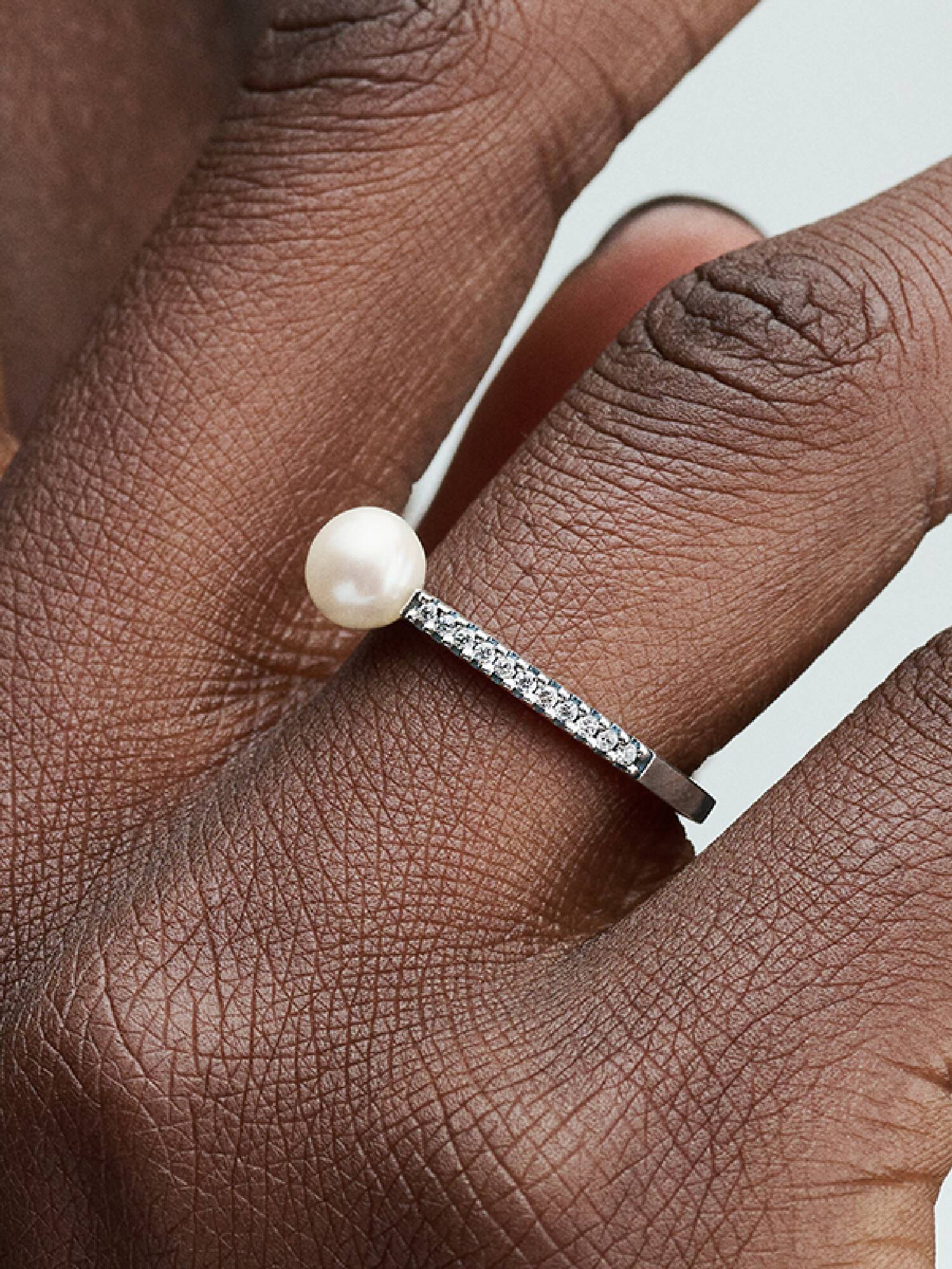 Anel Treated Freshwater Cultured Pearl & Pavé