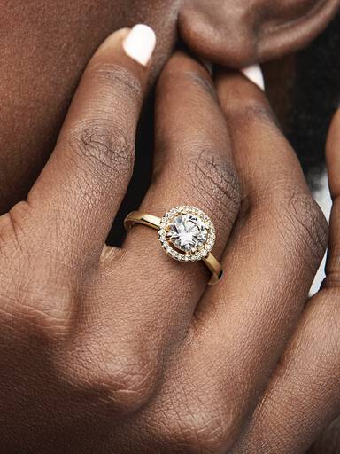 Anel Sparkling Round Halo