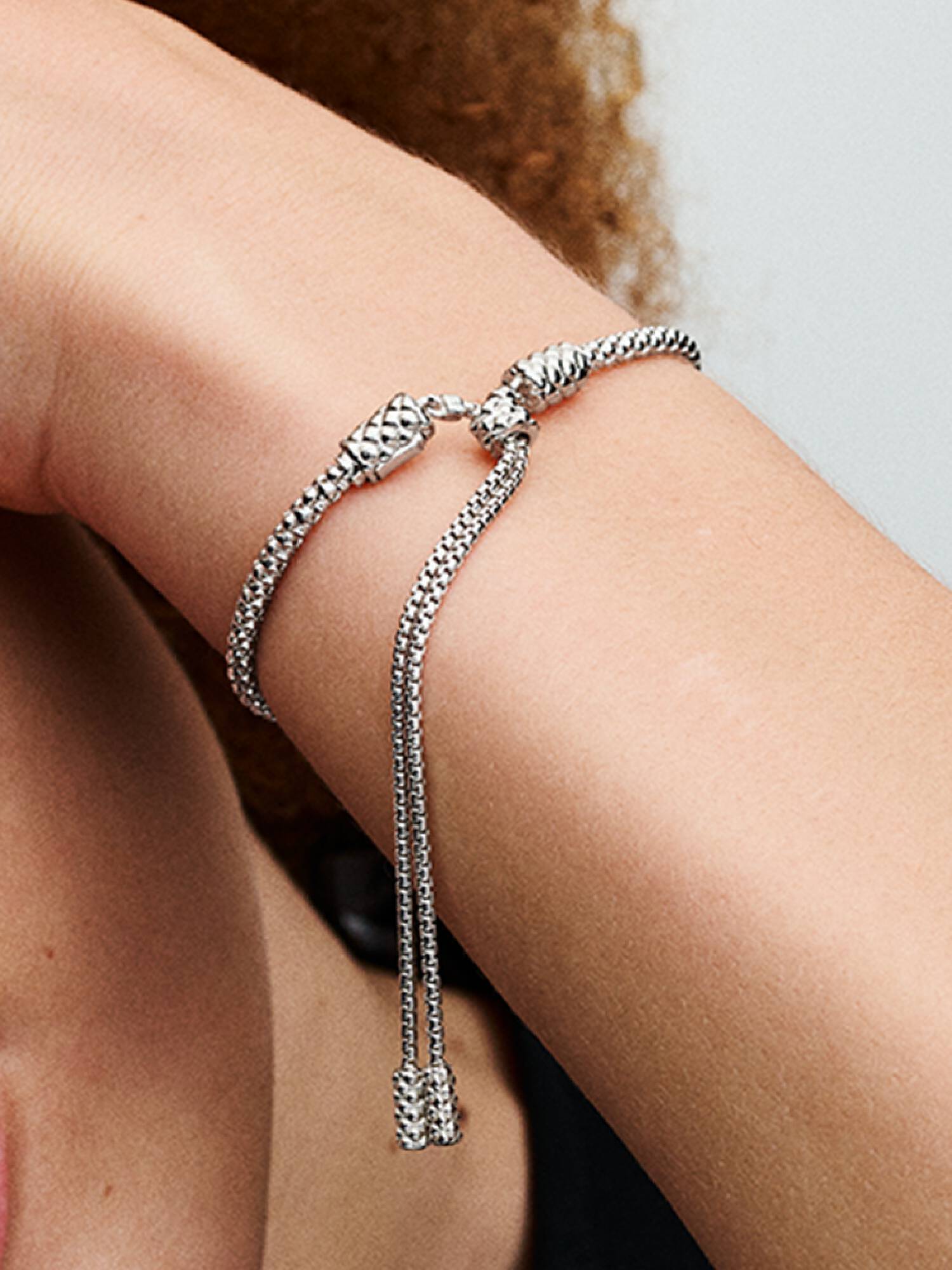 Pulseira Deslizante Corrente com Tachas