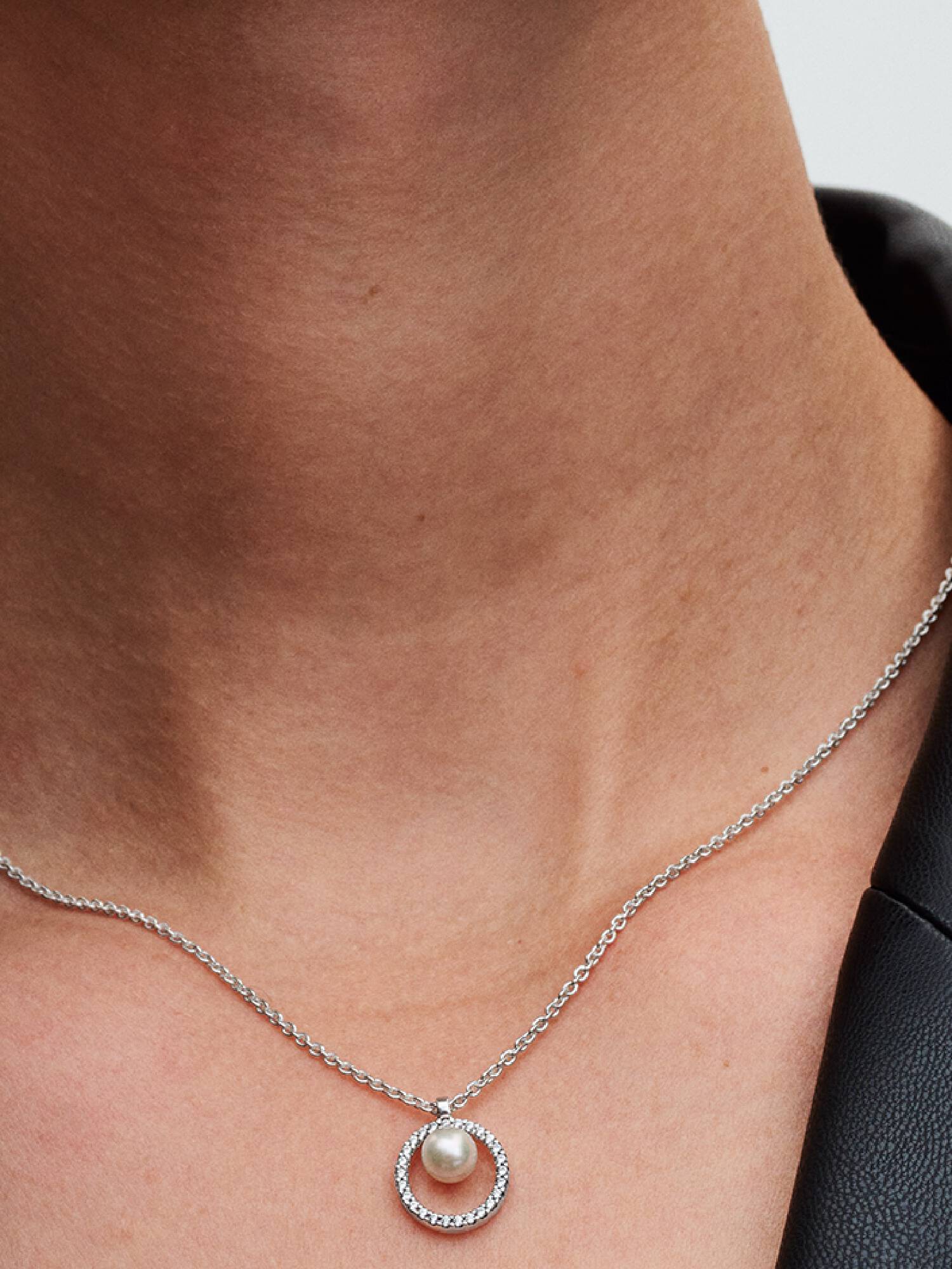 Colar Treated Freshwater Cultured Pearl & Pavé