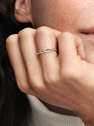 Anel Infinity Knot