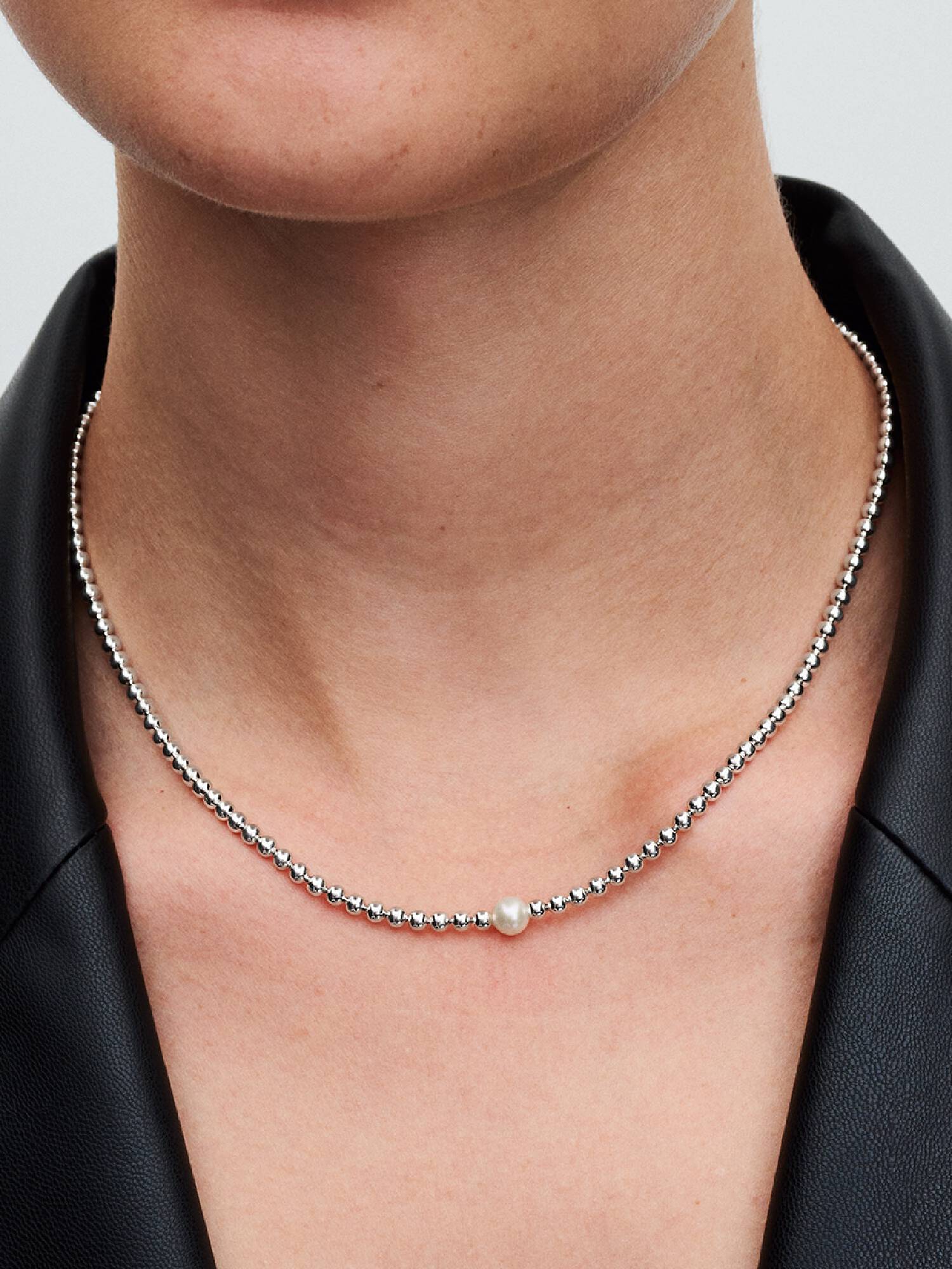 Colar Treated Freshwater Cultured Pearl & Beads