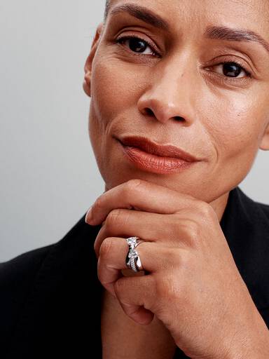 Anel Cruzado Laço Brilhante