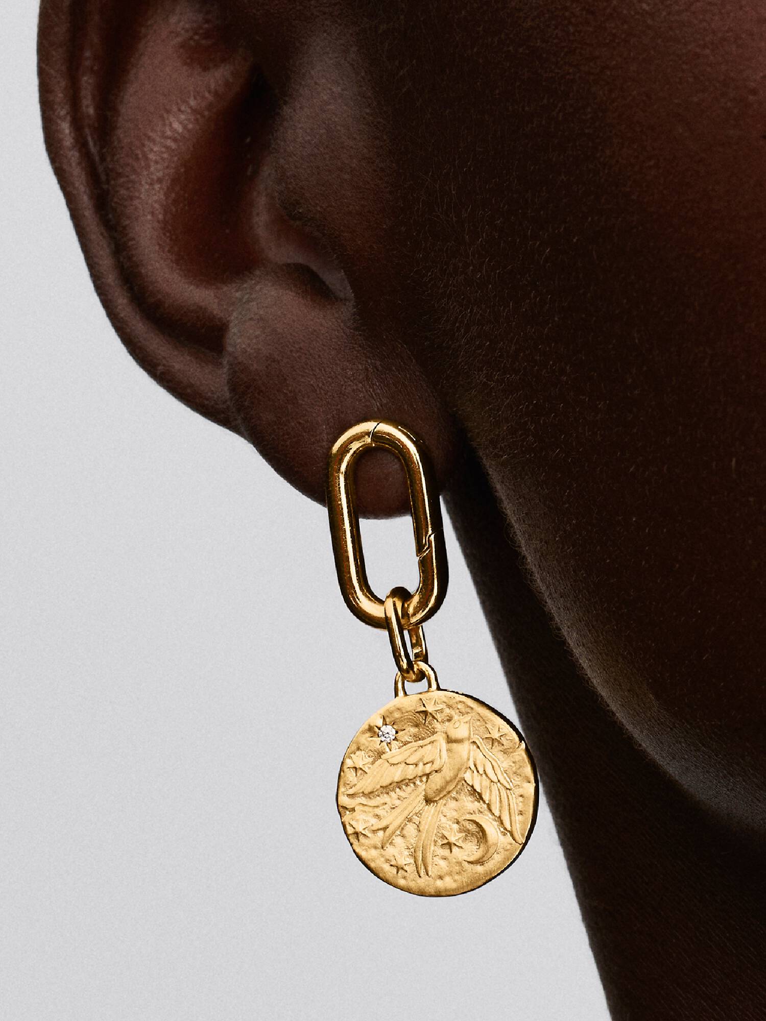 Conta Medalhão Andorinha