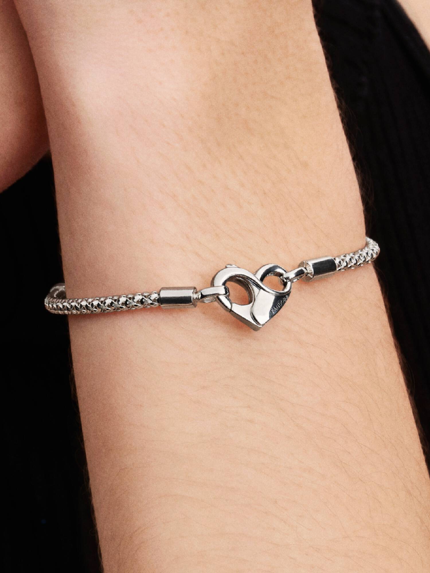 Pulseira de Corrente com Tachas
