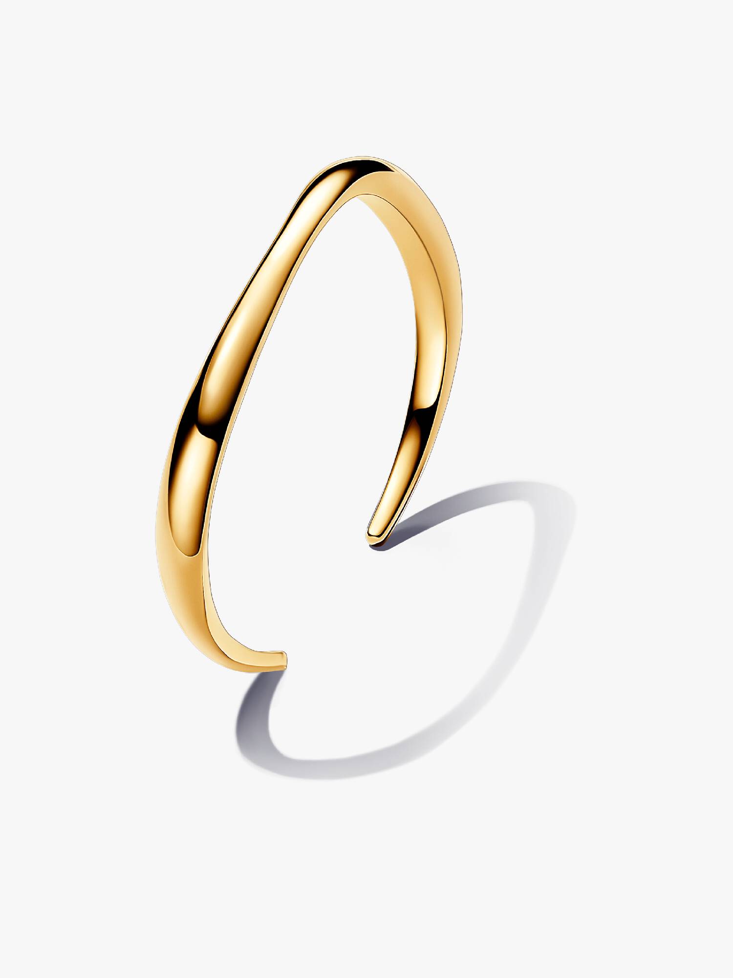 Pulseira aberta com design orgânico