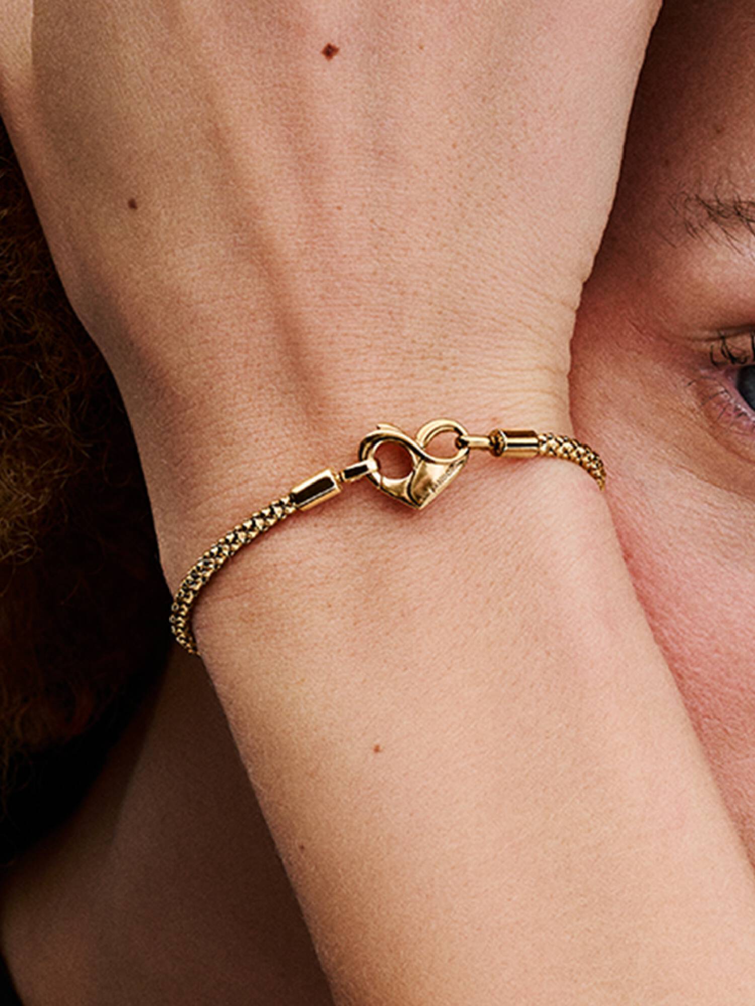 Pulseira de Corrente com Tachas