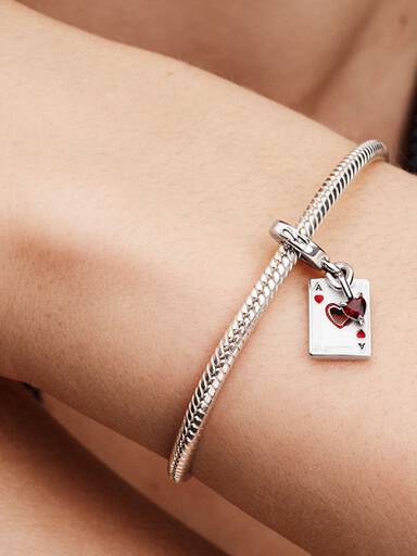 Conta Pendente Queen of Hearts Disney Villains